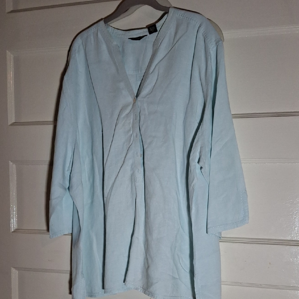 Eddie Bauer Light Blue Button Down Shirt (Can209)